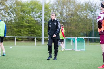 Bild 300 - Co-Trainerin der Frauen Nationalmannschaft Britta Carlson in Wahlstedt